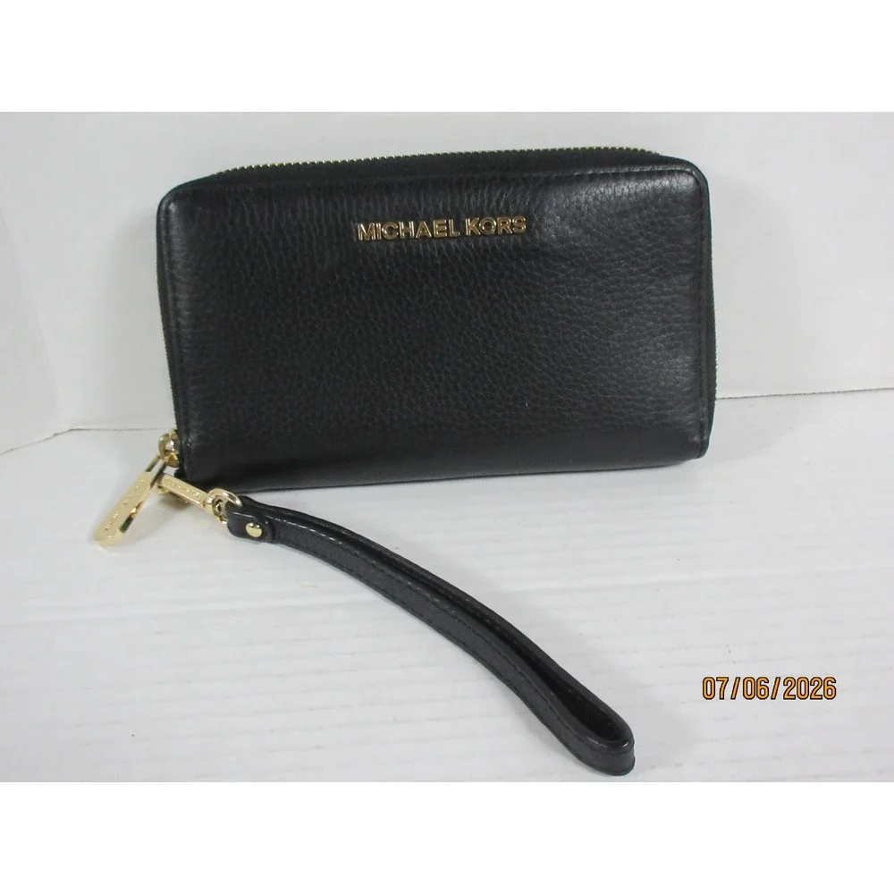 Michael Kors Jet Set Travel Continental Wristlet Wallet Black Pebbled Leather